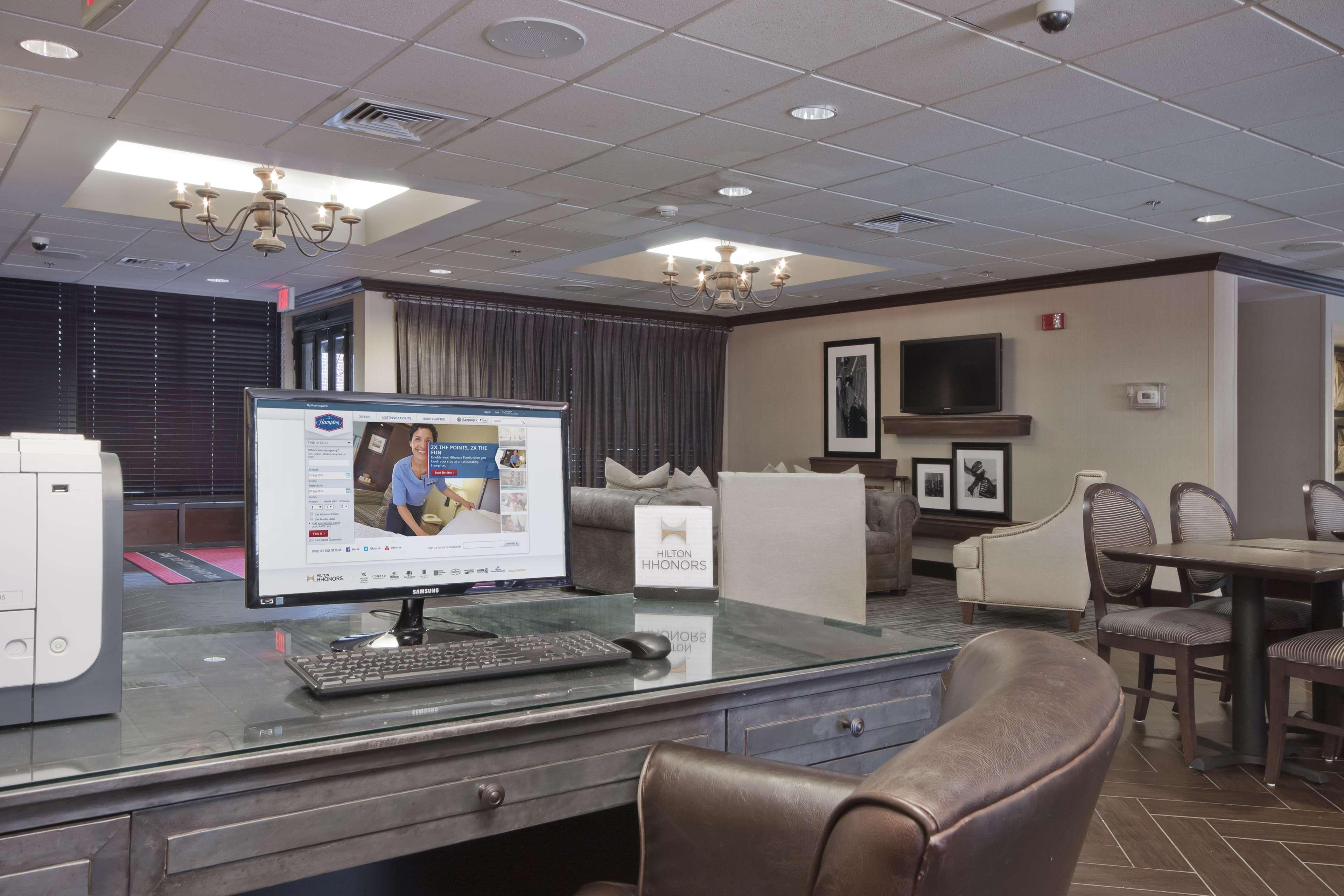 Hampton Inn Boston/Peabody Exterior photo