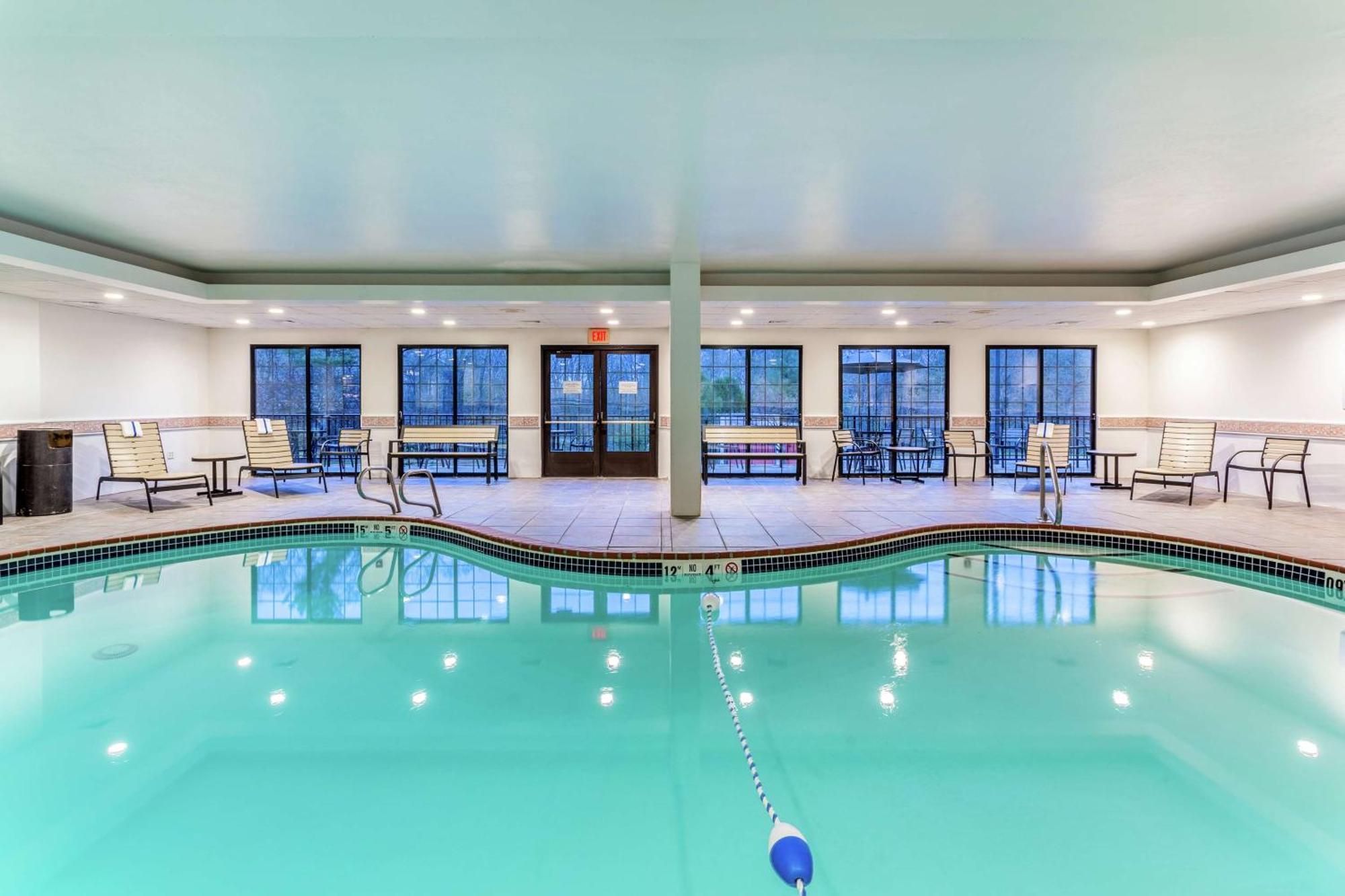 Hampton Inn Boston/Peabody Exterior photo