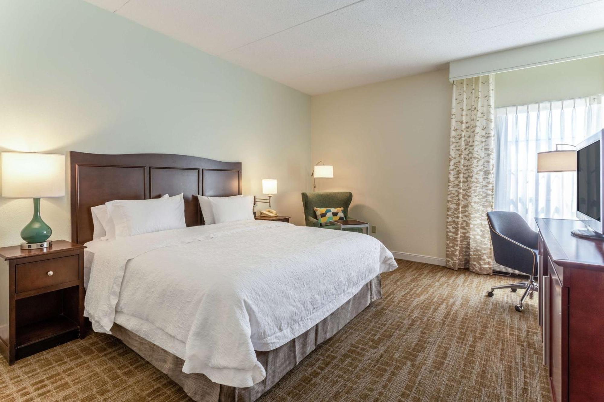 Hampton Inn Boston/Peabody Exterior photo