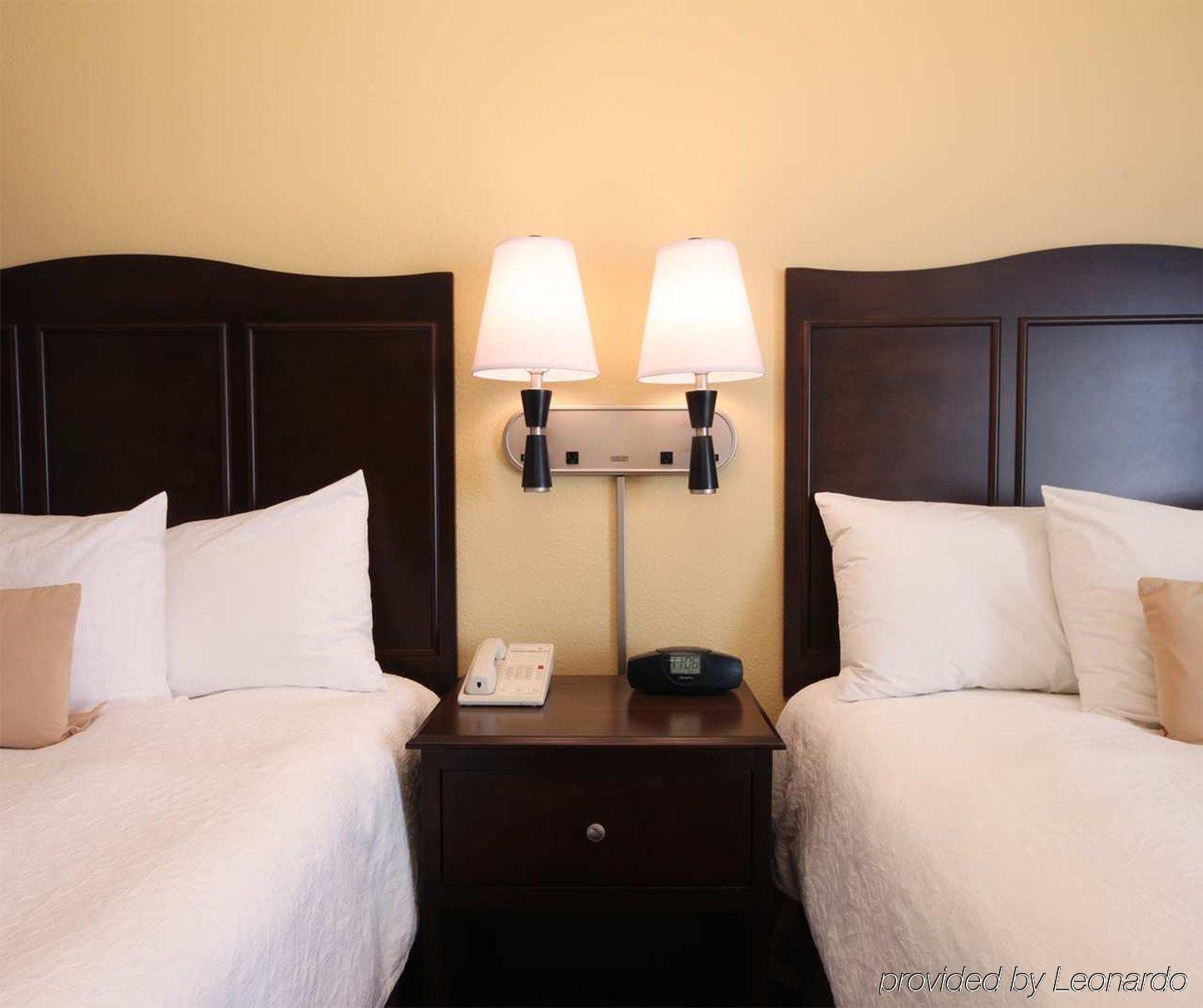 Hampton Inn Boston/Peabody Room photo